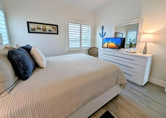 The Intercoastal #205 - Beachy Chic Holiday home