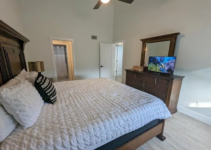 The Intercoastal #205 - Beachy Chic Holiday home