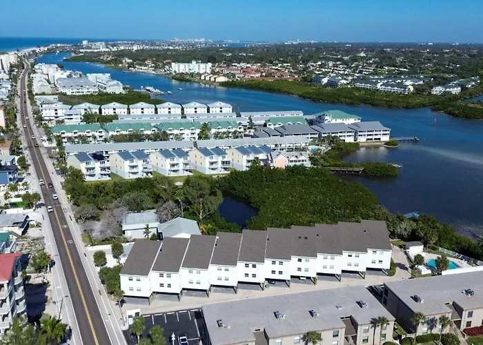 The Intercoastal #205 - Beachy Chic Holiday home *