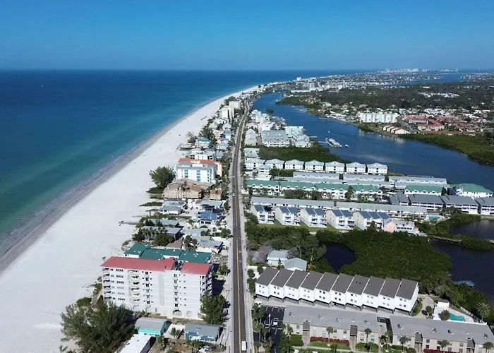 The Intercoastal #205 - Beachy Chic Holiday home *