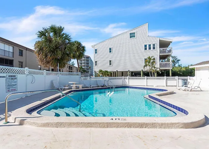 The Intercoastal #205 - Beachy Chic Clearwater Beach